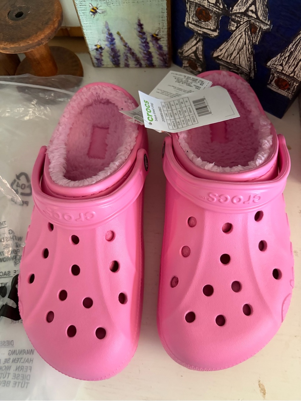CROCS Women’s Pink Fuzzy-Lined Clogs - Picture 2 of 5